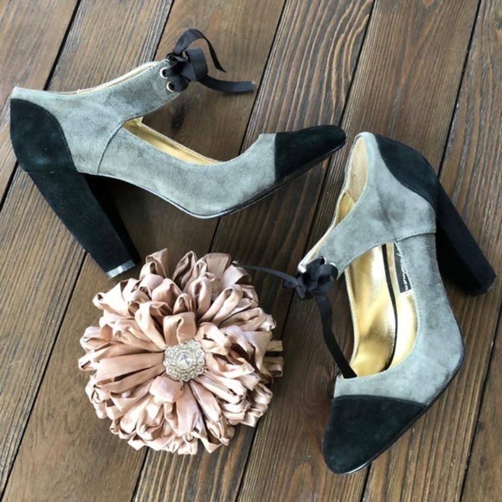 Beverly Feldman gray/black suede bowtie heels